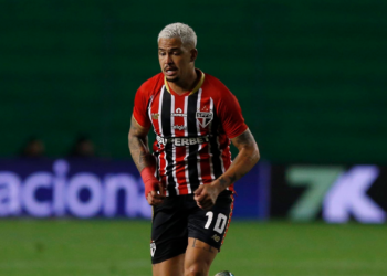 Luciano durante jogo do São Paulo