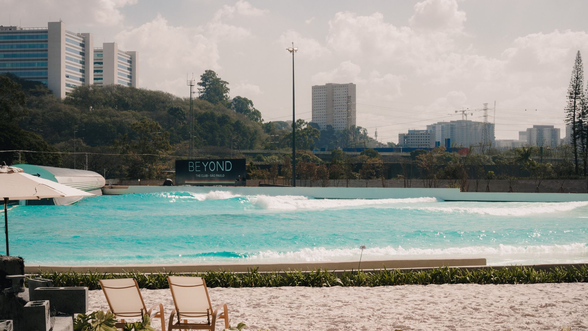 Piscina de onda já está pronta no Beyond The Club