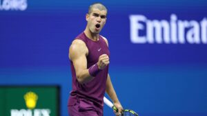 Carlos Alcaraz em jogo contra Bellucci