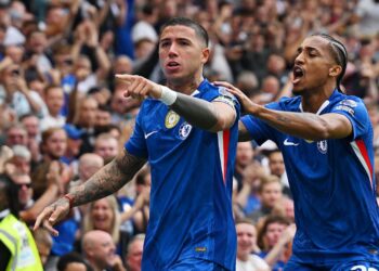 João Pedro e Enzo Fernández marcaram os gols do Chelsea