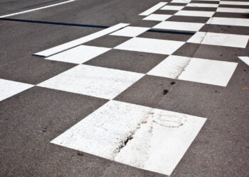 Circuito abandonado - Créditos: depositphotos.com / csakisti