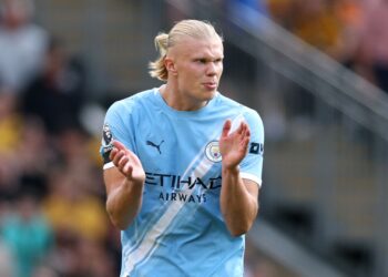 City vence a primeira na Premier League.