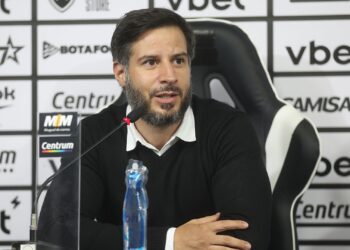 Léo Coelho, do Botafogo, projeta clássico na Copa do Brasil.