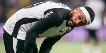 Corinthians renegocia prazo para pagar Memphis Depay.