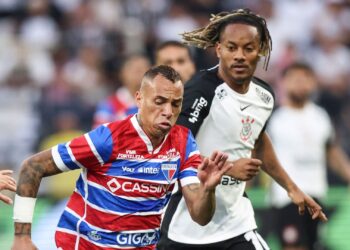 Corinthians x Fortaleza no Brasileirão 2025.