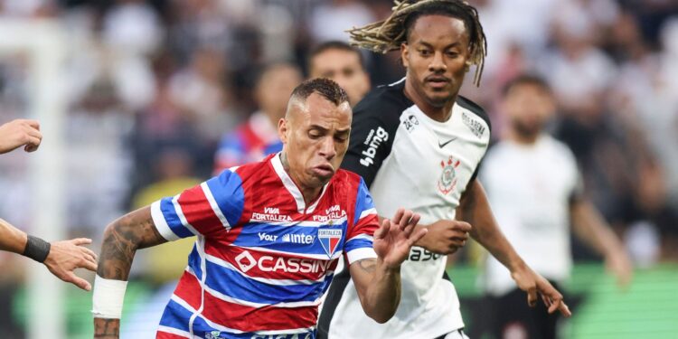 Corinthians x Fortaleza no Brasileirão 2025.