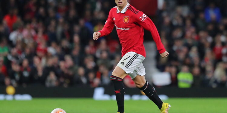 Como Cristiano Ronaldo lucra milhões com seu Instagram