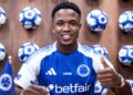 Cruzeiro: Luis Sinisterra assinando com o clube