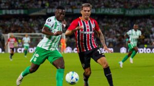 Enzo Díaz fala sobre lance perigoso em Atlético Nacional x São Paulo.