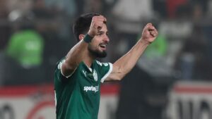 Flaco López vestindo a camisa do Palmeiras