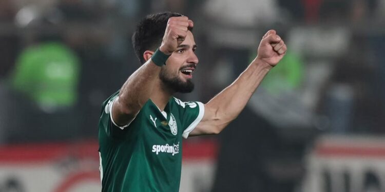 Flaco López vestindo a camisa do Palmeiras