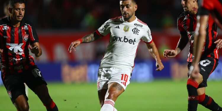 Flamengo x Vitória no primeiro turno do Brasileirão de 2025