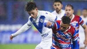 Lance da partida entre Vélez e Fortaleza pela Libertadores