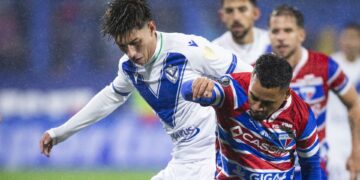 Lance da partida entre Vélez e Fortaleza pela Libertadores