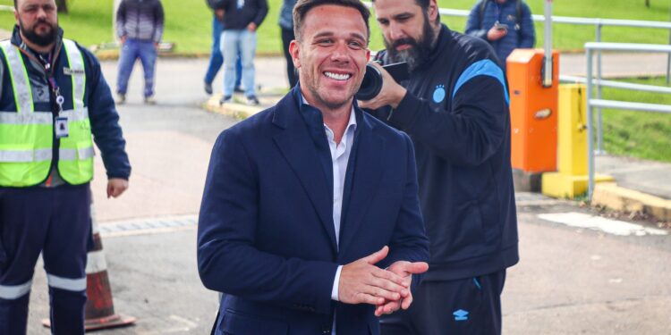 Arthur em sua chegada ao Grêmio