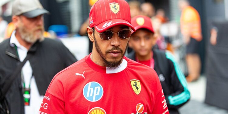Hamilton não está nada feliz na Ferrari