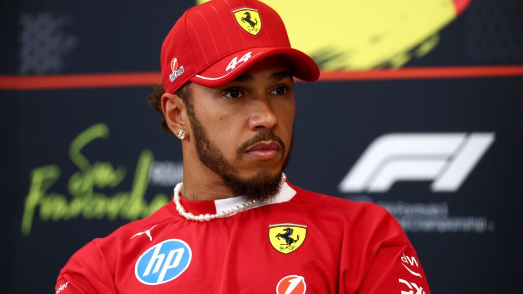 Hamilton na Ferrari pela F1.
