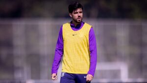 Héctor Hernández em treino do Corinthians.