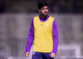 Héctor Hernández em treino do Corinthians.