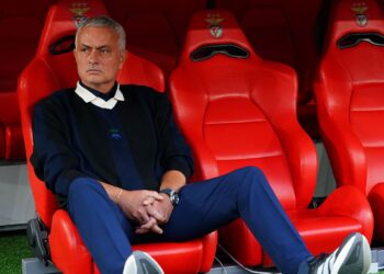 José Mourinho em jogo contra o Benfica