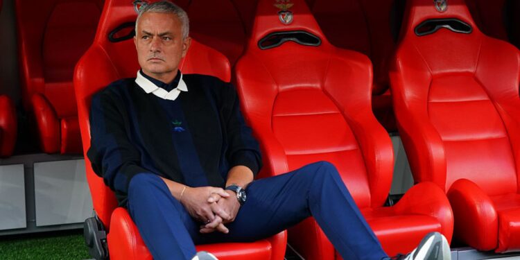 José Mourinho em jogo contra o Benfica
