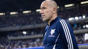 Leonardo Jardim durante partida do Cruzeiro