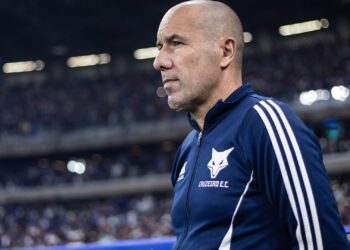 Leonardo Jardim durante partida do Cruzeiro