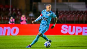 Neymar elogia gramado do MorumBis e critica o do Allianz.