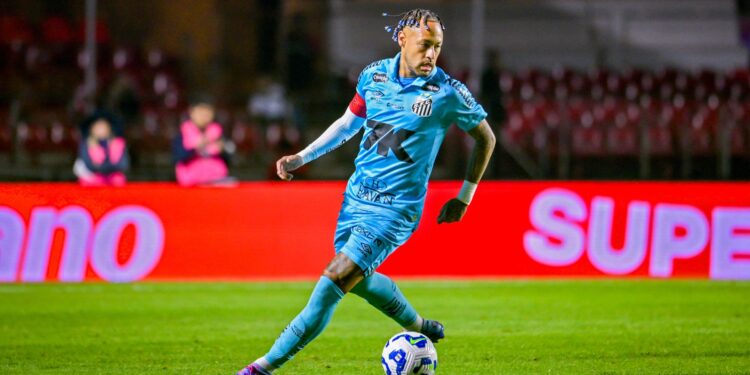 Neymar elogia gramado do MorumBis e critica o do Allianz.