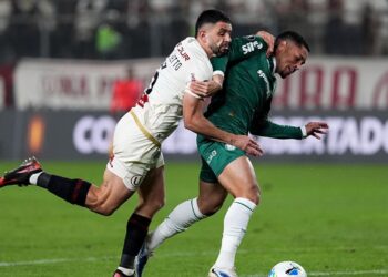 Palmeiras x Universitario: Lance do jogo de ida, no Peru