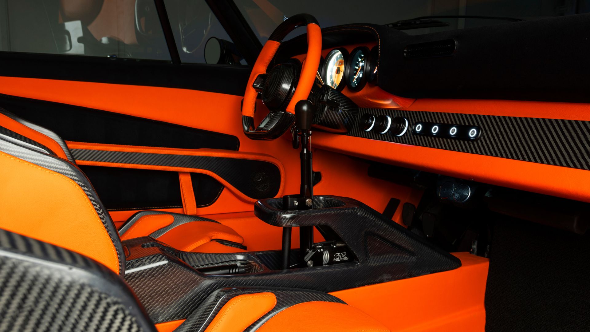 Parte interna do Porsche 911 remodelado por Tarso Marques