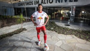 Vanderlan no CT do RB Bragantino