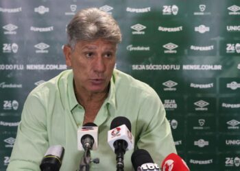 Renato Gaúcho em coletiva do Fluminense.