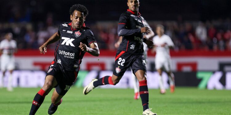 Romarinho fez sua estreia pelo Vitória
