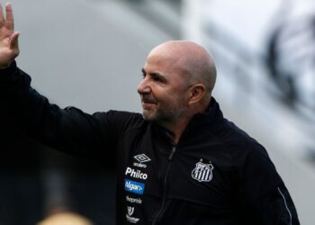 Sampaoli ainda nutre grande relação com o Santos
