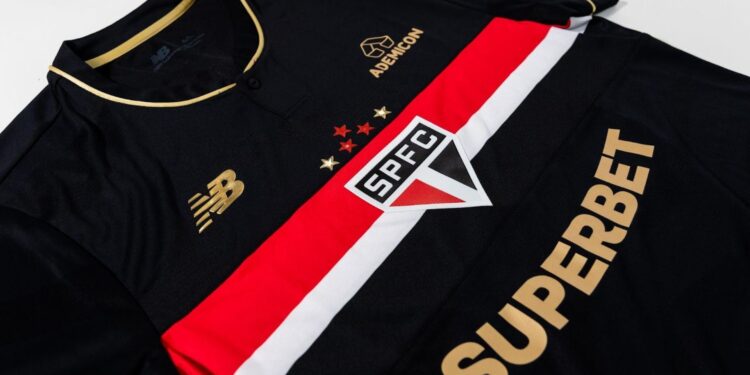 Nova camisa 3 do São Paulo em homenagem ao tricampeonato mundial.