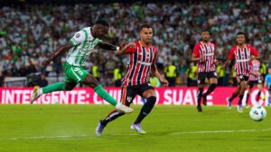 Lance da partida São Paulo x Atlético Nacional pelas oitavas da Libertadores