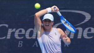 Iga Swiatek vence Elena Rybakina em Cincinnati.