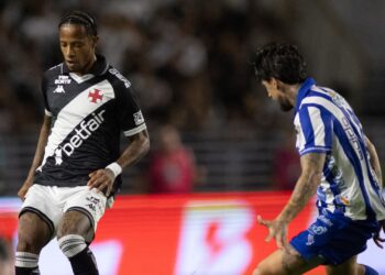 Vasco x CSA na Copa do Brasil.