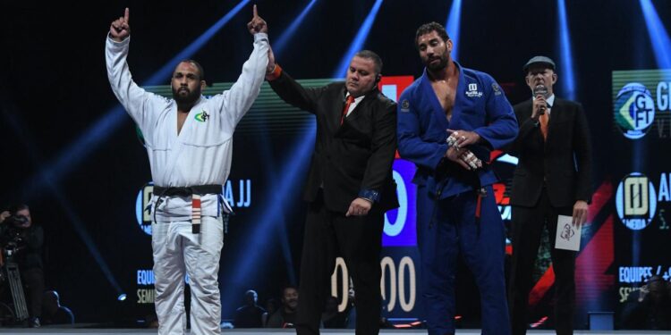 Victor Honório derrotou Sean Goolsby e garantiu a classificação da GFTeam as semifinais – Foto: divulgação