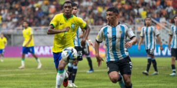 Os duelos mais marcantes no futebol de Brasil e Argentina