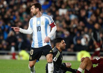 Messi comemorando gol da Argentina contra a Venezuela