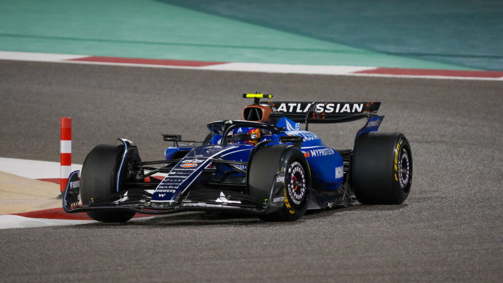 Provocação de Sainz após pódio em Baku movimenta o padock