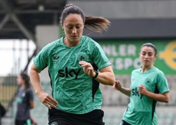 Irlandesa bate lateral mais longa do futebol e entra no Guiness