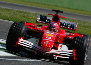 Filho de Rubens Barrichello entra na Fórmula 3 como nova promessa do Brasil