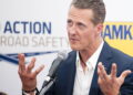 Schumacher reaparece em encontro emocionante com sua primeira neta