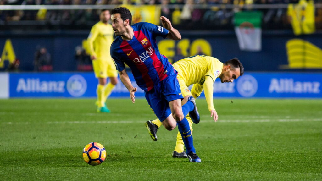 Ex-Barcelona anuncia aposentadoria e encerra carreira lendária