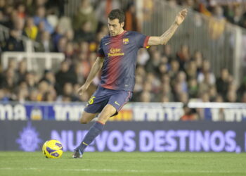 Ex-Barcelona anuncia aposentadoria e encerra carreira lendária