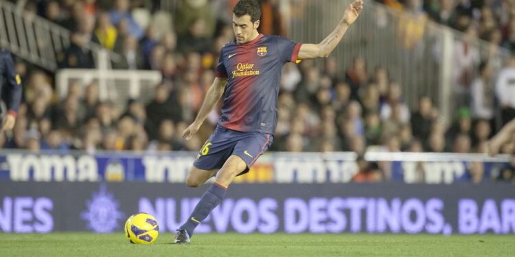 Ex-Barcelona anuncia aposentadoria e encerra carreira lendária