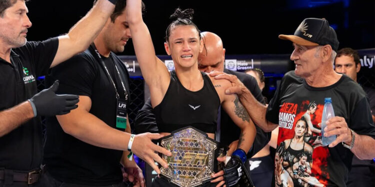 Aieza é a nova campeã mundial - Foto: Divulgação/LFA Brasil